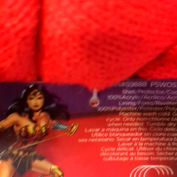 Wonder Woman Slippers - Picture 3 of 4